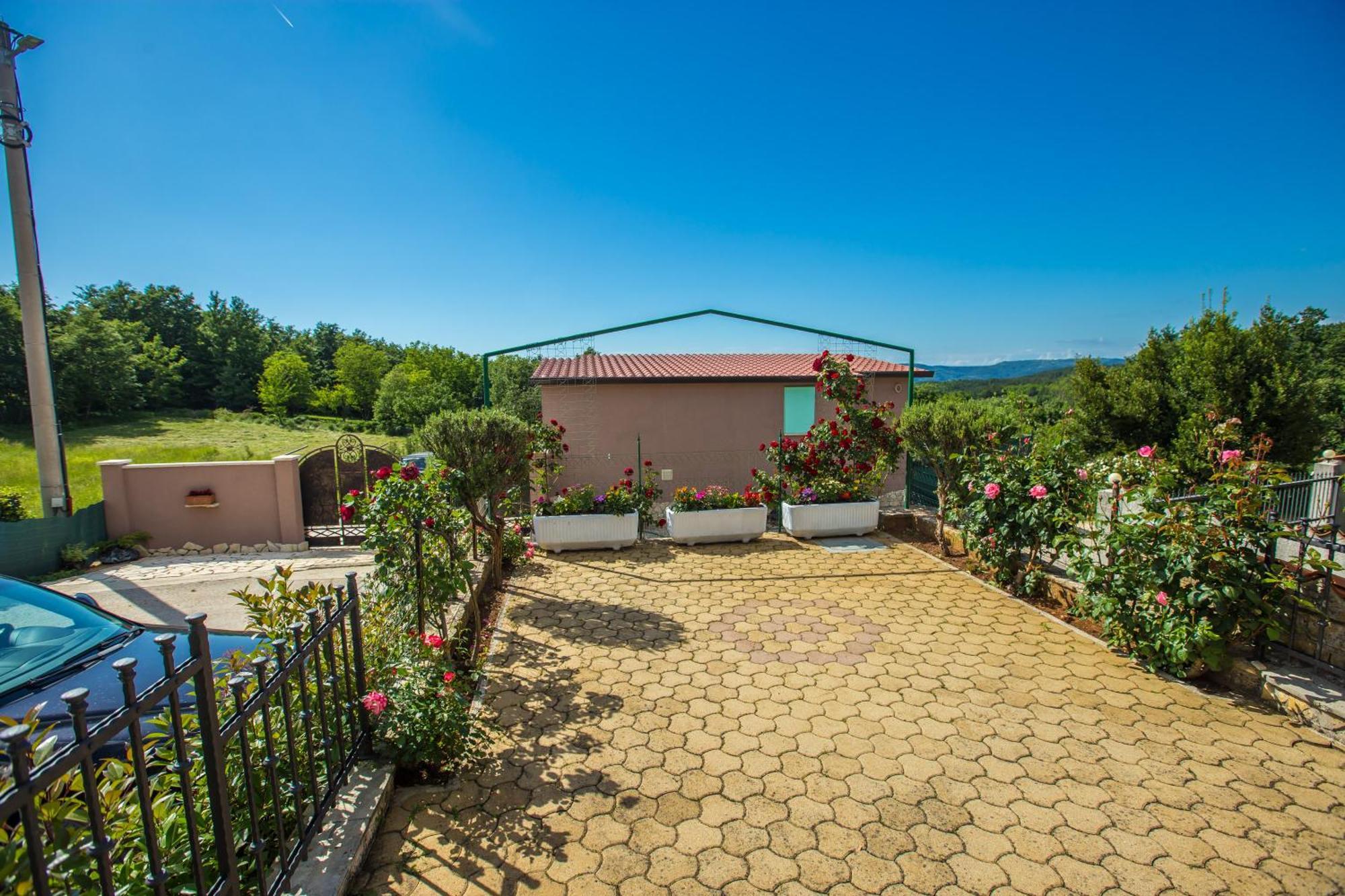 Villa Michelle Karojba Exterior photo
