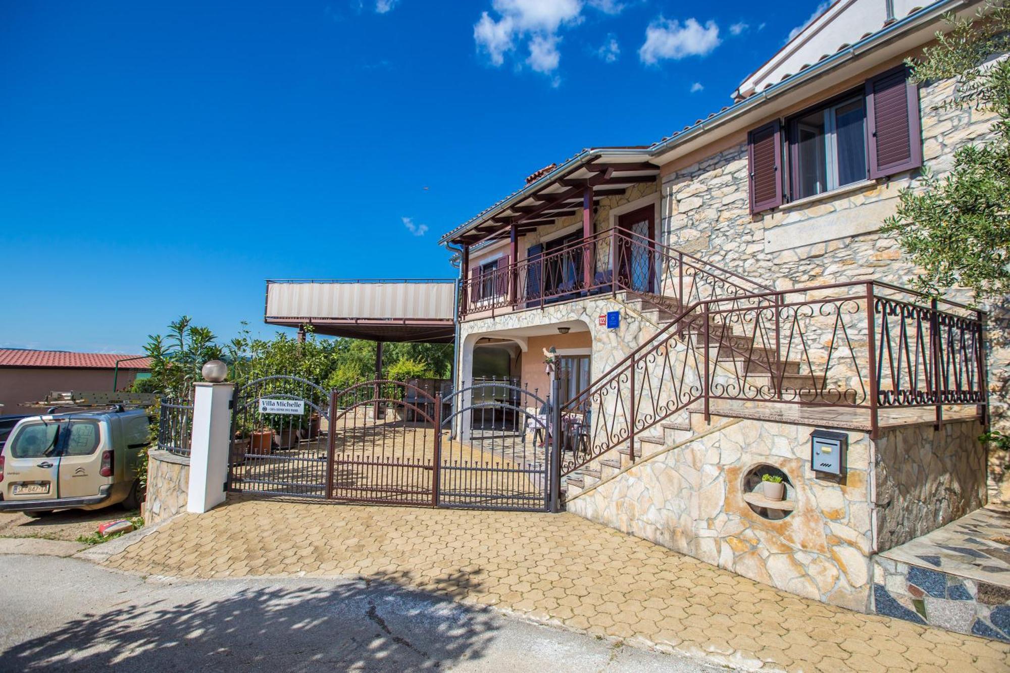 Villa Michelle Karojba Exterior photo