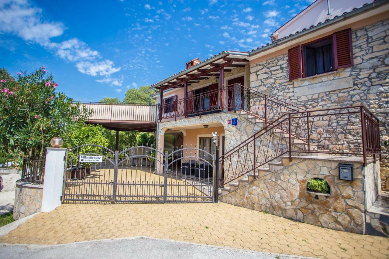 Villa Michelle Karojba Exterior photo